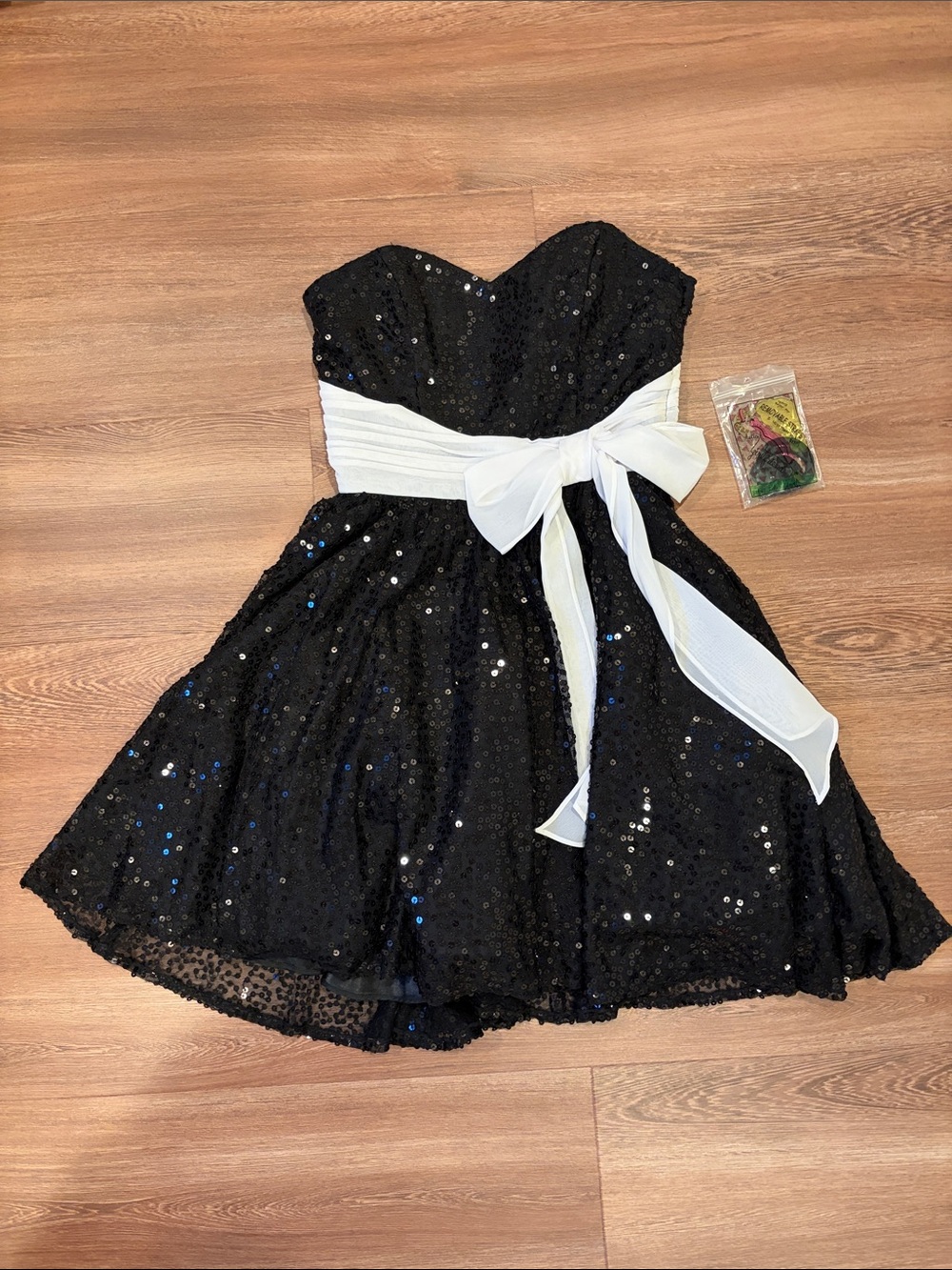 Betsey Johnson Evening Sequin Bow Party Dress Size 0